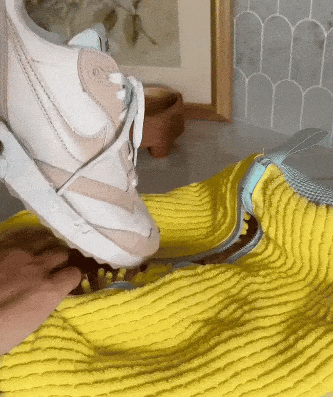 Inner microfiber bristles of Shoe Washing Bag giving a deep clean