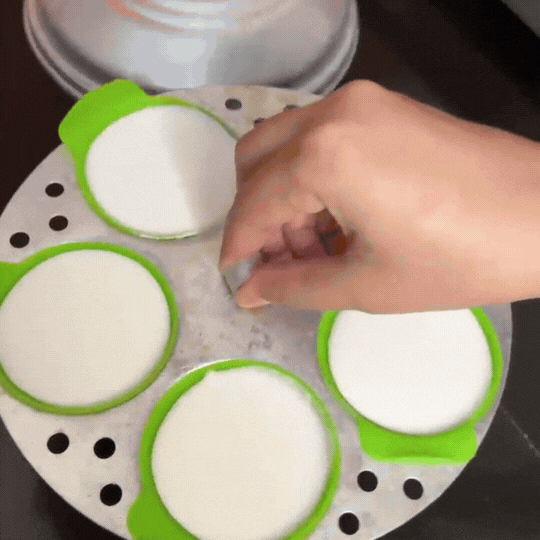 Soft evenly steamed idlis made using silicone liners